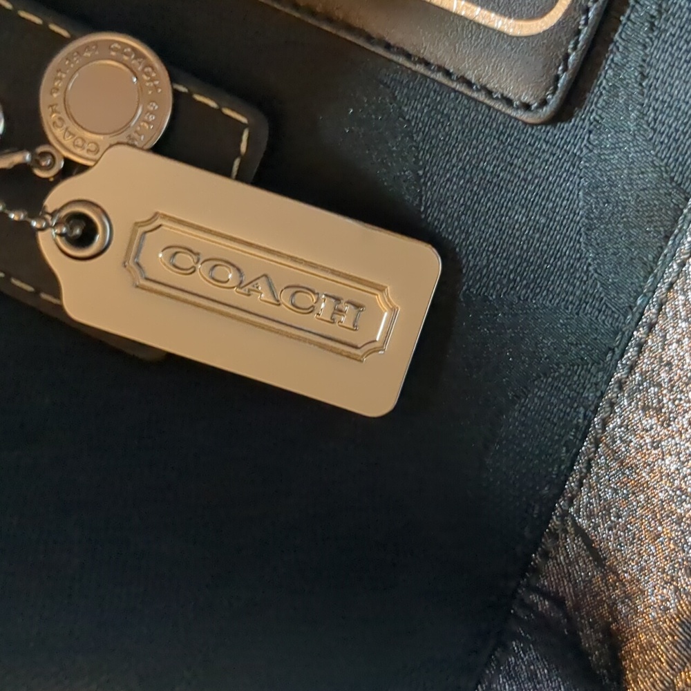 Coach Logo 2 Way  Tote Bag duffel Charm Canvas LeatherF06K- 10392 - Picture 16 of 16